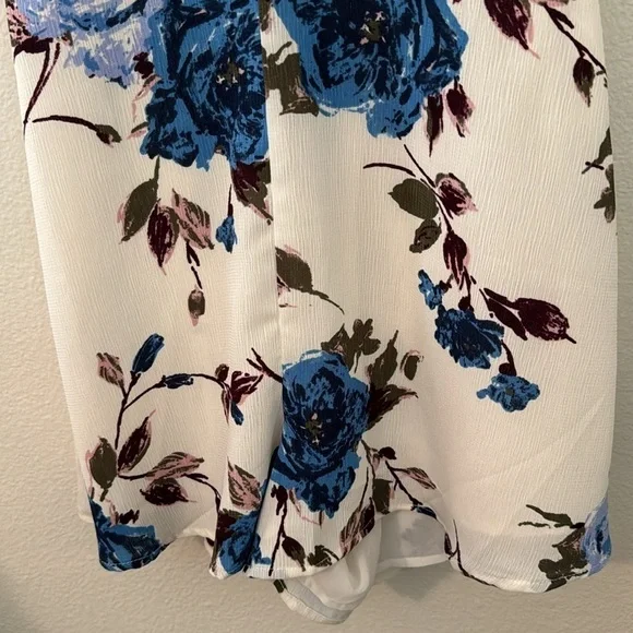 Lush romper spaghetti strap, crisscross back size small - Picture 3 of 5